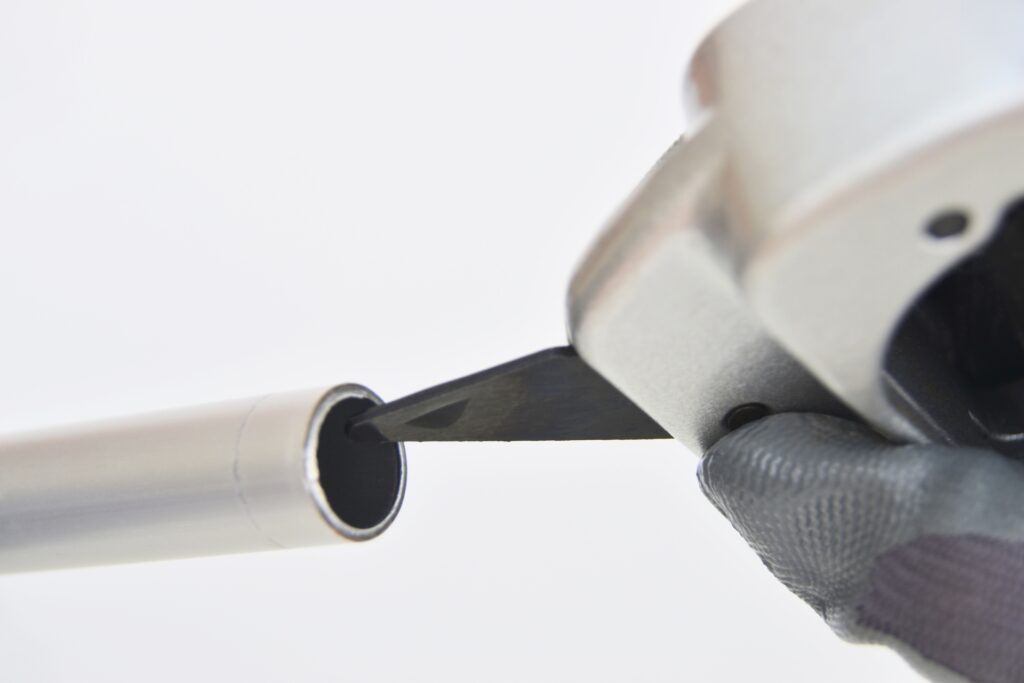 バリ取りとは？基礎知識からNC旋盤・マシニングによる自動化まで徹底解説